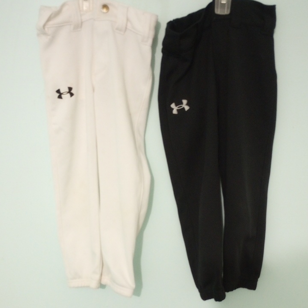 Under Armour White and Black Joggers for Versatile Comfort